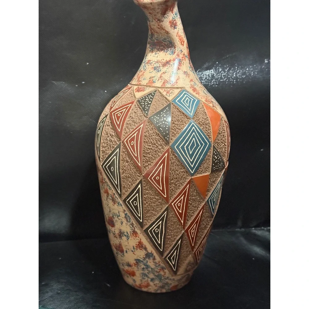 Juan Sanchez Nicaragua Pottery Vase Hand Painted Geometric‎ Curved Neck Signed